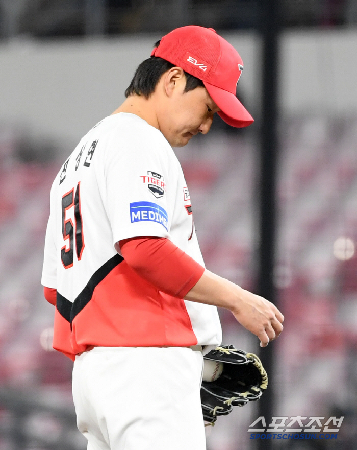 The club's first history → 19 pitches in 2 innings perfect...KIA's No. 1 was impossible without Lee's dedication