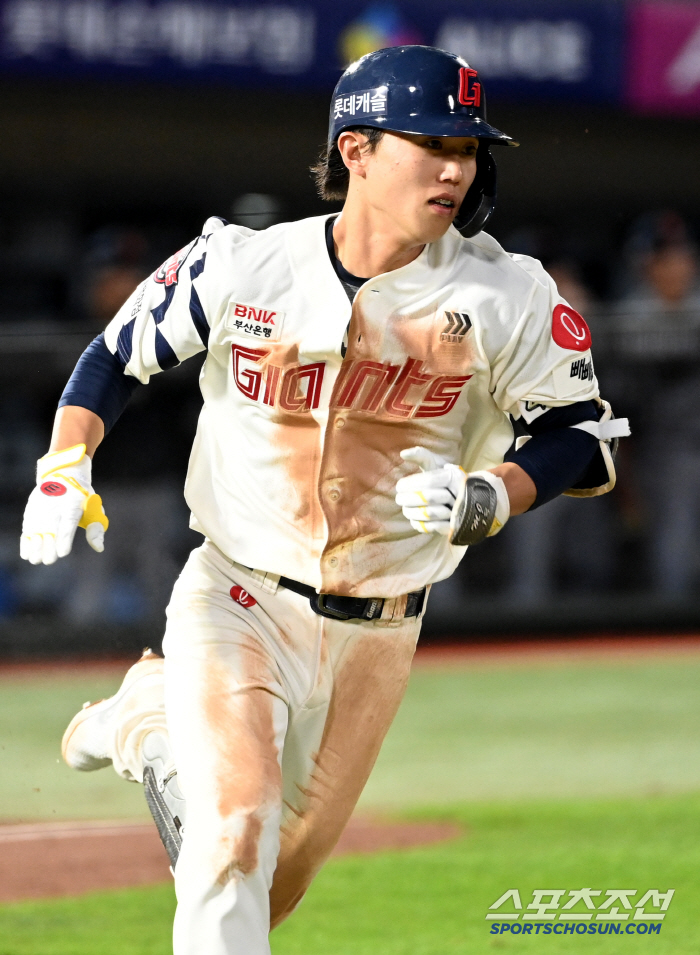 Deadly throw error that erased 3 hits, almost fell into hell. 
