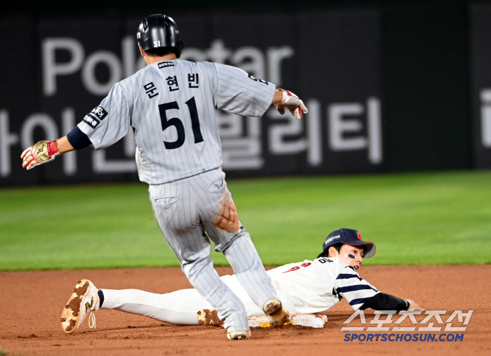 Deadly throw error that erased 3 hits, almost fell into hell. 