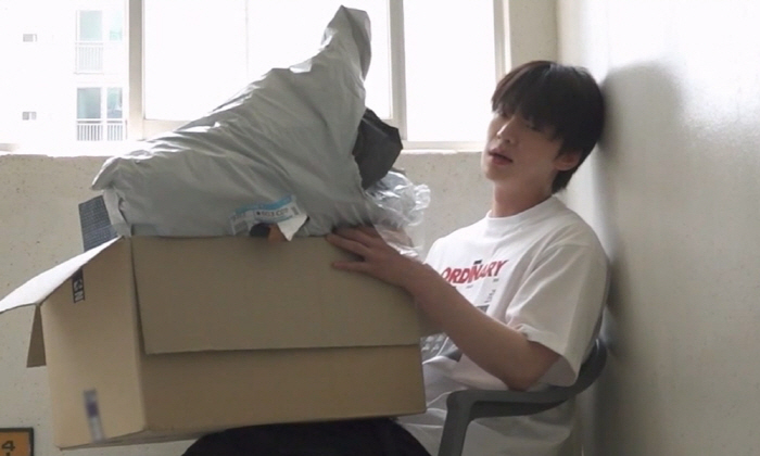 Ahn Jae-hyun’s 20-Story Recycling Struggle Sparks Laughter