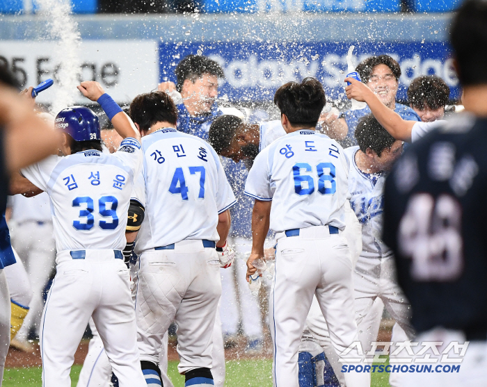 It's higher than Ohtani? No. 1 Home Run Face → If Ohtani is in the U.S., Diaz is in Korea Samsung's head coach Park Jin-man exceeds the limit of laughter