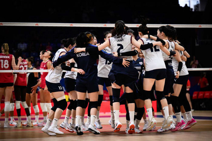 Kang So Hwi scored 21 pointsThe 34th place in the world with 12 points and 4 blocks is a big twist! 9th place to defeat Canada → 4th consecutive victory at the brink