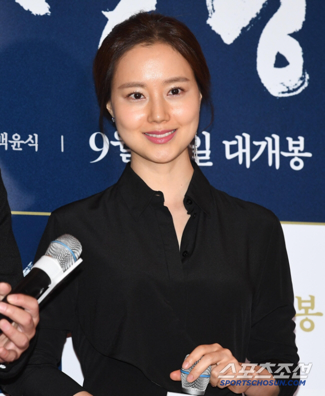  Moon Chaewon's radio show? Following announcer Jang Dong-yoon and Kang Ji-young, a special DJ at the brunch cafe will be challenged
