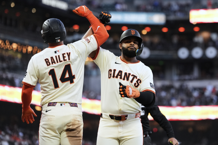 Relegated as the first 6th hitter → 0-for-4 hit Lee Jung-hoo 0.260 degrees is on the verge of collapse, SF 24 CLE for the second time this season and four consecutive losses