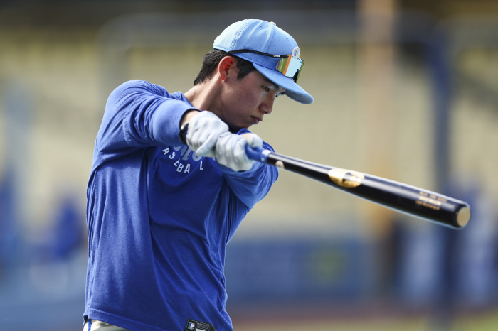 There has been no backup or platoon rookie award in the 77-year history, and Kim Hye-sung does that? The trap of second place in the mock vote
