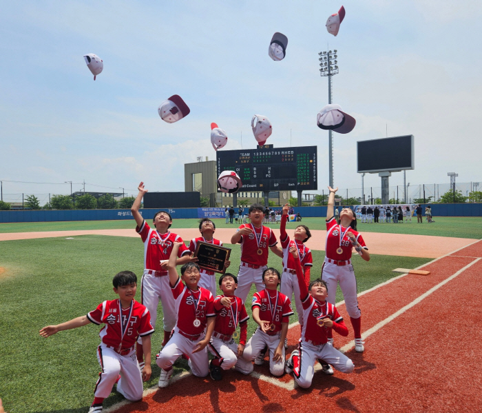 As a result of working hard in winter...Songpa-gu Little A wins the first Ho-pin Cup National Weekend Little Baseball Tournament