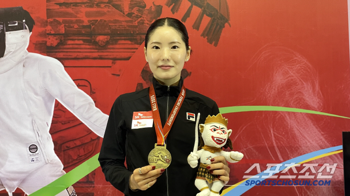 Injury fighting spirit, world No. 1 dignified Song Se-ra wins her first career victory in the championship 女! Yoon Jeong-hyun, a Korean military athletic unit who is challenging to win two team titles, and a bronze medal for Fleur advancement
