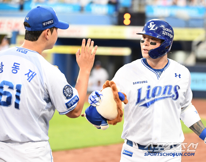 Kang Min-ho, who scolded Park Byung-ho for hitting the bases loaded, is this situation of 'reading the scriptures to the ears'?