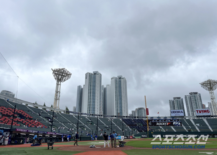 Lotte dreaming of a new KBO record, the weather is not helping...4 professional baseball stadiums canceled rain → Sajik (Busan site)