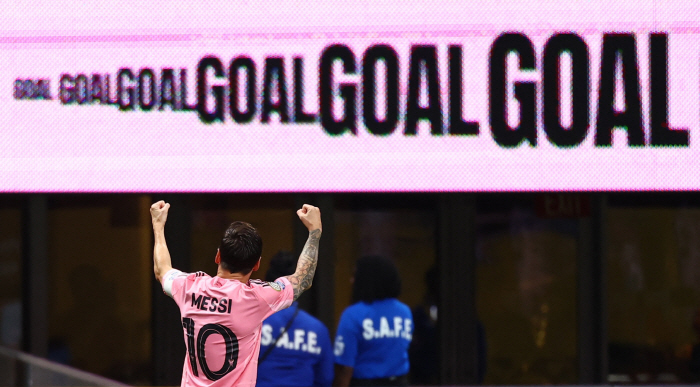 Messi Magic, who is still alive at 37 years old, scored a thrilling free-kick come-from-behind goal!Inter Miami Beat Porto for First Club World Cup Win!