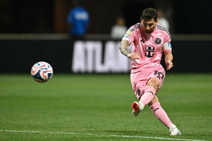 Messi Magic, who is still alive at 37 years old, scored a thrilling free-kick come-from-behind goal!Inter Miami Beat Porto for First Club World Cup Win!