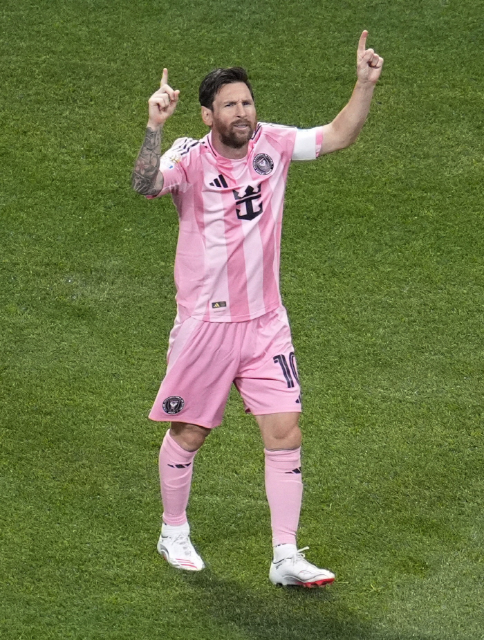Messi Magic, who is still alive at 37 years old, scored a thrilling free-kick come-from-behind goal!Inter Miami Beat Porto for First Club World Cup Win!