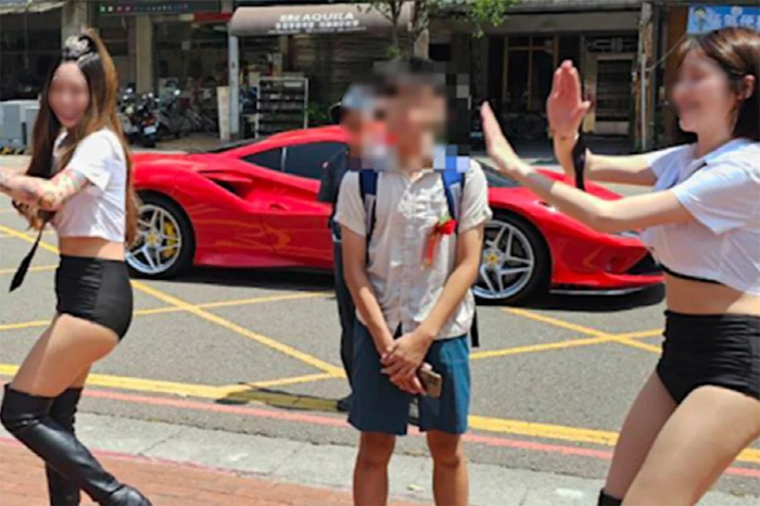 Middle school student son graduation celebration show Controversy over female dancer sexy performance event in front of school