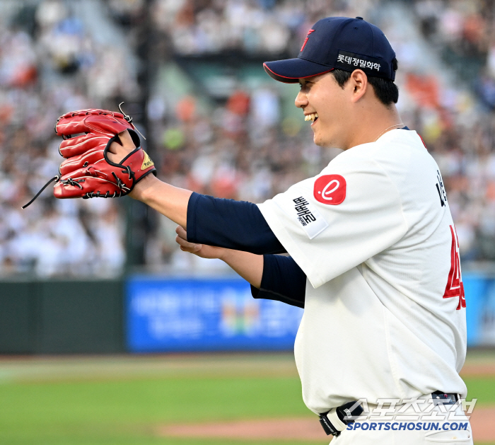 Nadeux the blade is back! 365 days  1st starting win for the first time in 14G → Winning against No. 1 Hanwha 