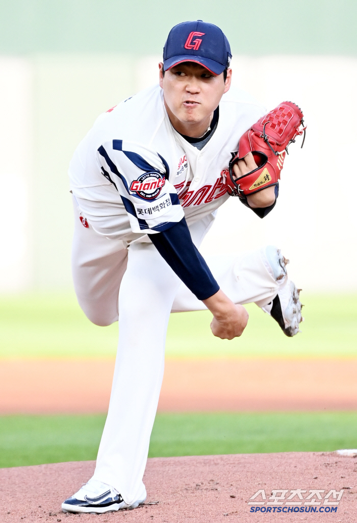 Nadeux the blade is back! 365 days  1st starting win for the first time in 14G → Winning against No. 1 Hanwha 