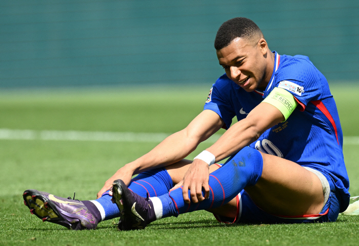 Real Madrid's sudden attack, ace Kylian Mbappe acute gastroenteritis → Hospitalization group stage unknown