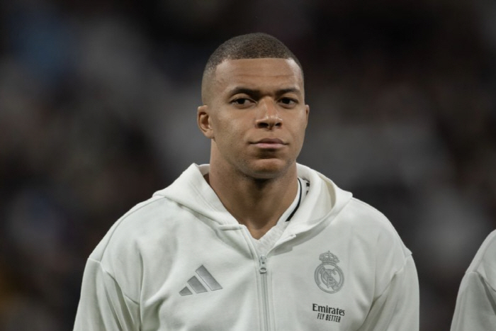  Real super emergency! Mbappe, who missed the opening match of the Club World Cup, was hospitalized for acute gastroenteritis. As soon as Alonso takes over, he's twisted!