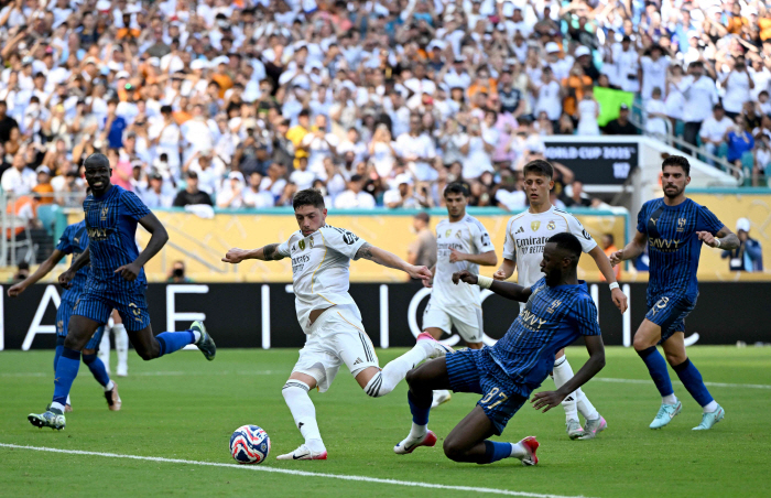  Real super emergency! Mbappe, who missed the opening match of the Club World Cup, was hospitalized for acute gastroenteritis. As soon as Alonso takes over, he's twisted!