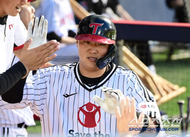 Should we wait for 8 years and bear fruit? The combined batting average of 0.415  38 home runs → The dignity of the same-year big guns duo who lead the KBO to the most consecutive wins 