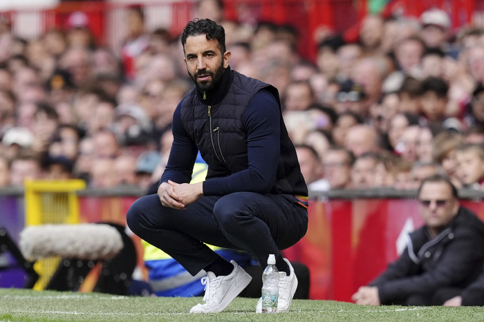 Ten hah, don't repeat your mistakes! Amorim sharpened his sword, will you go to Manchester United? £55 million first refusal → Set a dead line