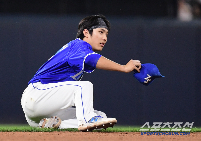 There's no shortstop! Lee Jae-hyun's thigh pain → Kim Young-woong's expiration → Even the aftermath of the Sangmu physical examination...perplexed Samsung 