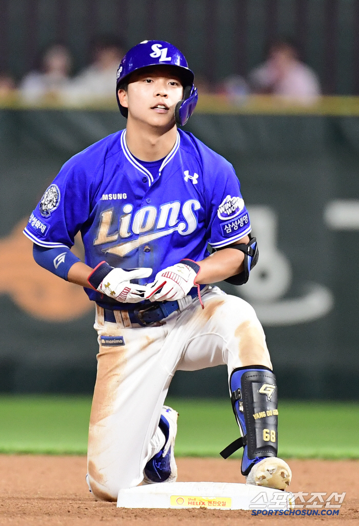 There's no shortstop! Lee Jae-hyun's thigh pain → Kim Young-woong's expiration → Even the aftermath of the Sangmu physical examination...perplexed Samsung 