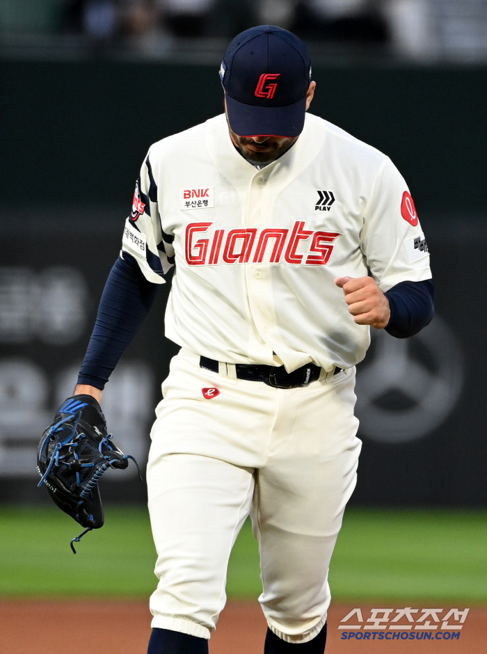 What a waste! A new record! Jung Chul-won X Kim Won-joong 3 consecutive wins...Information-geun final hit Jung Hoon's net shot Lotte has won three consecutive games...Samsung's defense obstruction in heavy rain