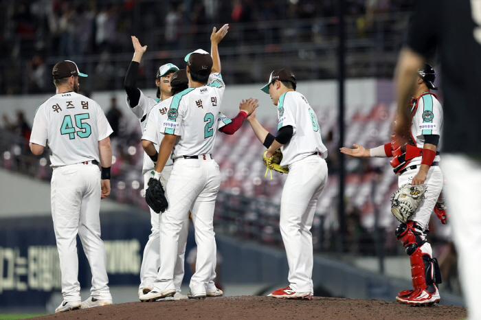 Who said Hampyeong Tigers? It's not a miracle to beat Hanwha and win the first place with five consecutive wins