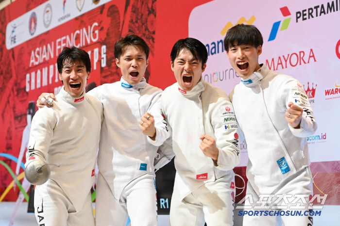 3527 → 4445 Silver Fencing Korea, a one-point upset loss by 女 Sabdo.a team sweep of four events