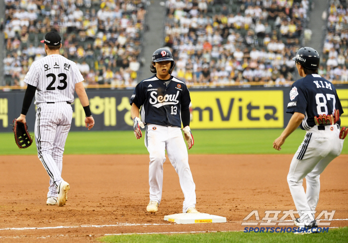 Catastrophe caused by the base cover miss. LG, a painful upset loss, is now in danger of second place. Doosan's 6-5 come-from-behind victory, defending its one-roof rival's pride 