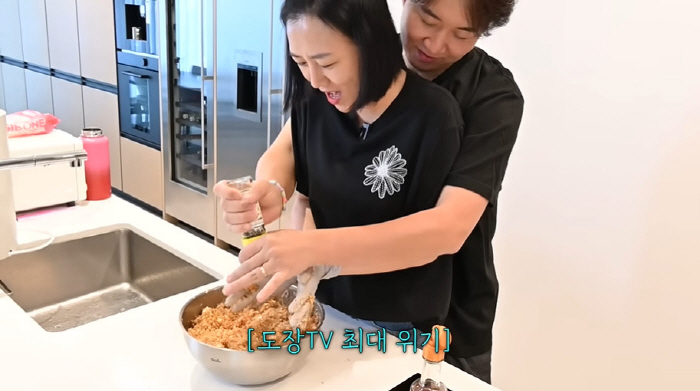 Do Kyung-wan wants the third one ♥ Jang Yoon-jung is so uncomfortable with touching (Paint TV)