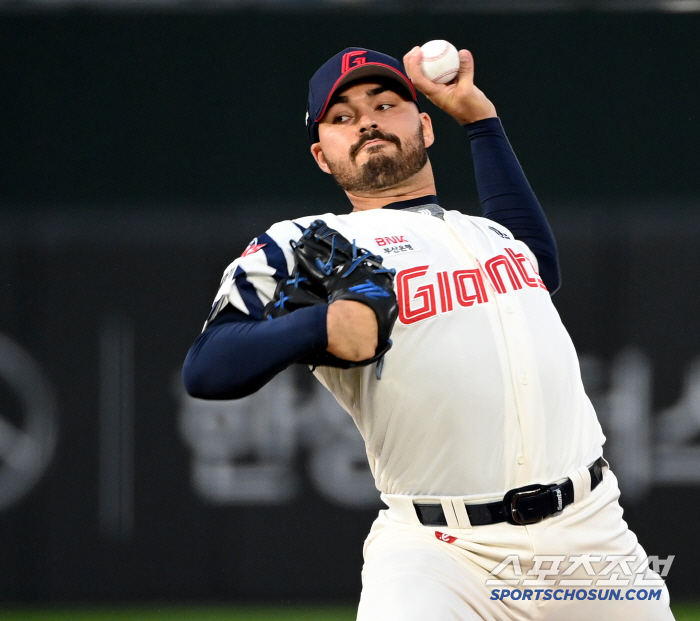 I threw in the rain all day, but I won 4 consecutive starts → ERA 2.39 Savior who appeared on the Lotte mound...The head coach's view towards A.C.E. Gamboa. 