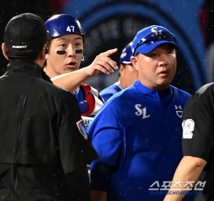 Kang Min-ho, who's outraged right away. What's wrong? The first-ever catcher first base trial Venkle broke out...The club is also at a loss. 