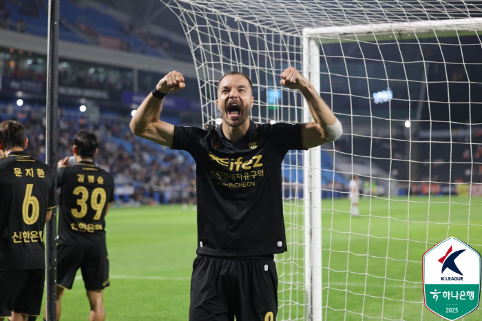 Mugosa K-League's 100th goal Incheon won 20 complete games against Hwaseong with 14 undefeated games  Cheonan, the lowest running team, and E-Land with 4ㄷ2 come-from-behind wins and 2 consecutive wins (K-League 2 roundup)