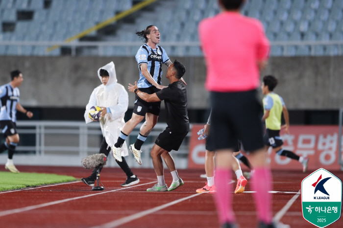 Mugosa K-League's 100th goal Incheon won 20 complete games against Hwaseong with 14 undefeated games  Cheonan, the lowest running team, and E-Land with 4ㄷ2 come-from-behind wins and 2 consecutive wins (K-League 2 roundup)
