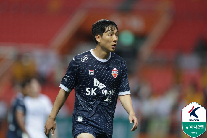 Ryu Jae-moon, General Song Min-gyu, Meng-gun, Jeonbuk, 11 draws and 16 games undefeated with Seoul  Kim In-sung's final goal, Pohang, and Jeju leap to 21 wins and 3rd place