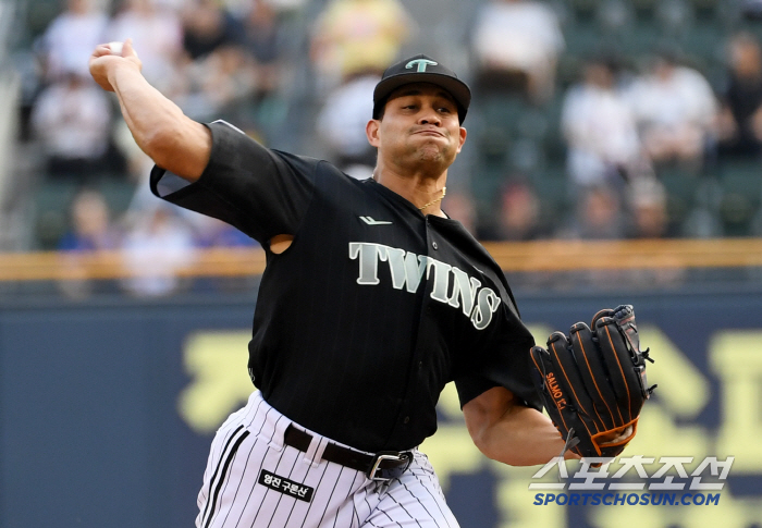 To strengthen the bullpen, starting pitchers are lined up right, left, and right. LG Mound Update Ends. If the lineup explodes, go