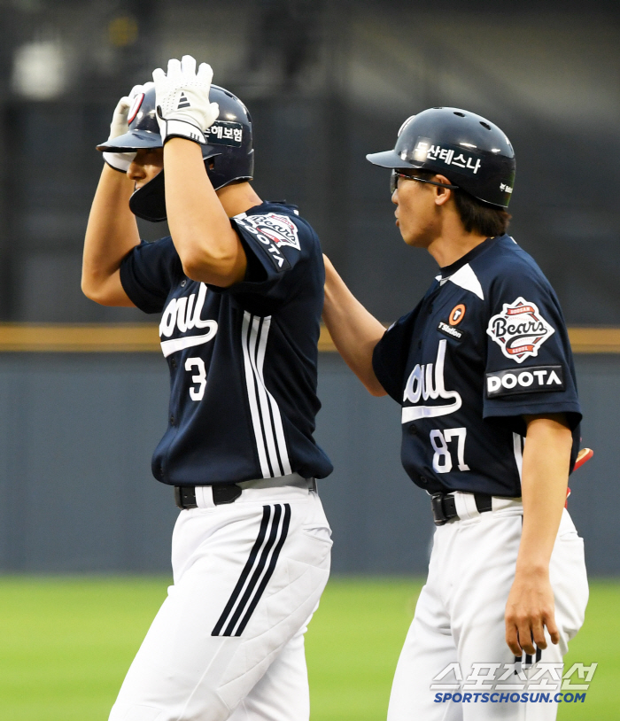 Dynamic plays were often produced. 9th place team with 2 infield hits and a dagger on a one-roof rival. I hope you play well.