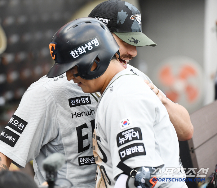 Eagles for the first time! There has never been such a 10th win...Ponce 159km → Liberato's three-hit reporting ceremony took a good rest, Hanwha escaped for the second consecutive defeat by catching Kiwoom 