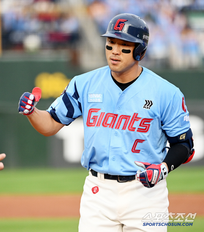 Even if Park Se-woong collapses, there is an average of 156km Hong Min-ki and Yoon Sung-bin! Lotte is rushing for four consecutive wins with a miraculous turnaround of six points in the seventh inning...Samsung has lost three games in a row