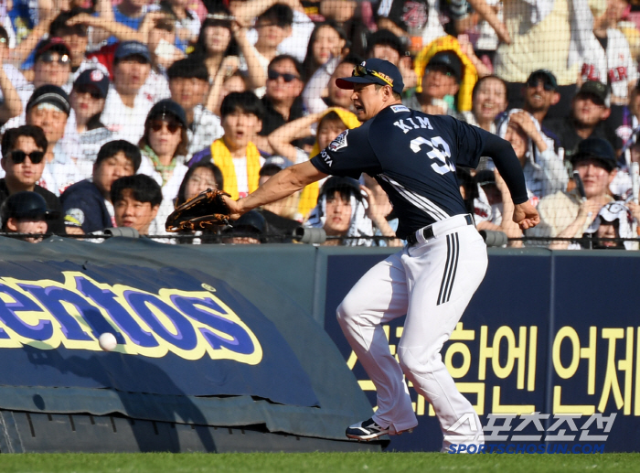 I can't believe this is all about blaming myself! To be honest, the defense was terrible.. Choi Seung-yong's lonely fight with nine runs in two ⅓ innings
