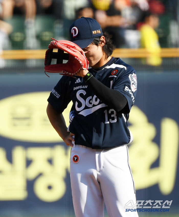 I can't believe this is all about blaming myself! To be honest, the defense was terrible.. Choi Seung-yong's lonely fight with nine runs in two ⅓ innings