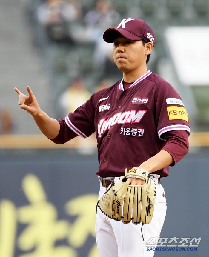 I got hit twice only in Gocheok...After hitting in the third inning, 6 innings of fighting spirit, and additional rest are obtained