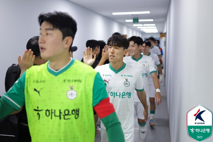 01→11→12→22, Gwangju W, Daejeon Gwangju, which went crazy, drew 22 after a slugfest...Asani scored one goal and one assist Hernandez two assists