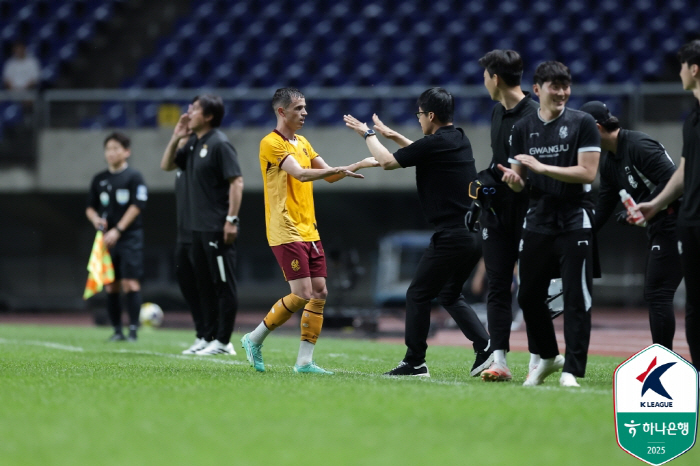 01→11→12→22, Gwangju W, Daejeon Gwangju, which went crazy, drew 22 after a slugfest...Asani scored one goal and one assist Hernandez two assists