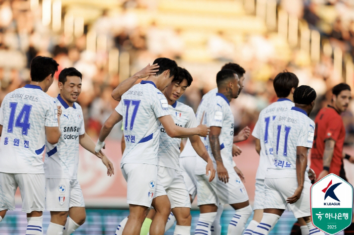  Let's run again!→ Suwon, which maintains a 10-point gap with the leader, and Jeonnam, which won 31 against Gyeongnam, drew 00 against Gimpo