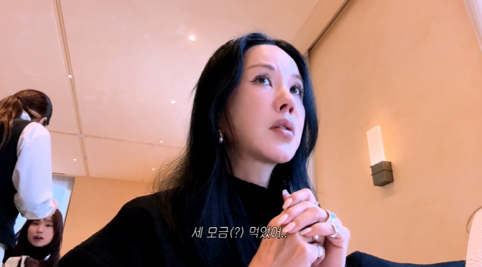 Kang Min-kyung is 167cm and 52kg even in a stormy eating show. In fact, he only eats three bites