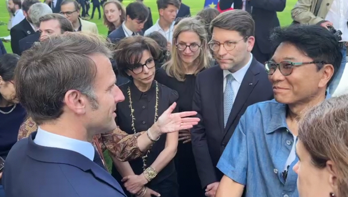 Lee Soo-man meets with President Macron...I'm familiar with the introduction of K-pop artists 