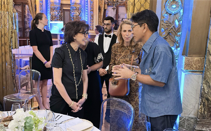 Lee Soo-man meets with President Macron...I'm familiar with the introduction of K-pop artists 