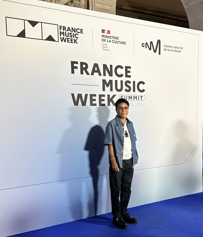 Lee Soo-man meets with President Macron...I'm familiar with the introduction of K-pop artists 
